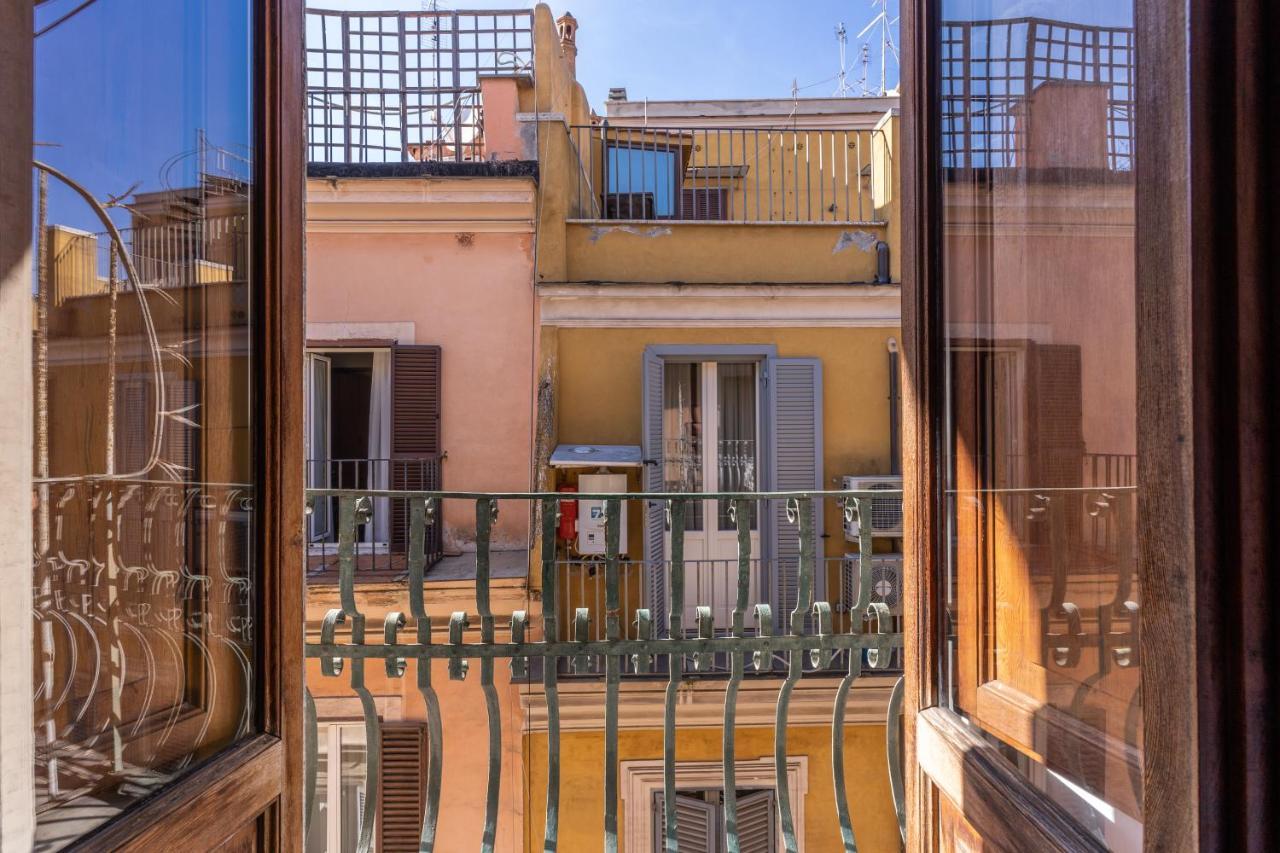 Italianflat- Alla Fontana Di Trevi — Photos 3
